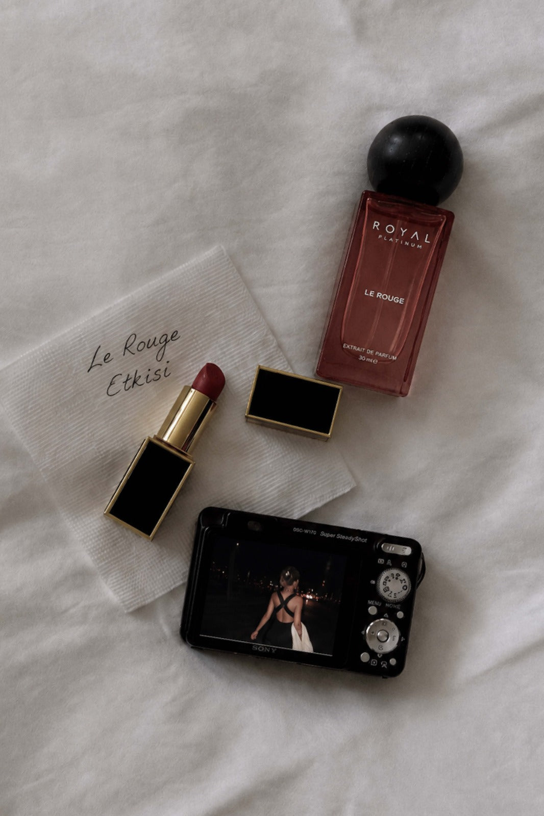 Le Rouge Kadın EXTRAIT DE PARFUM 30 ML Gül - Ahududu - Kaşmir | Çiçeksi Seri